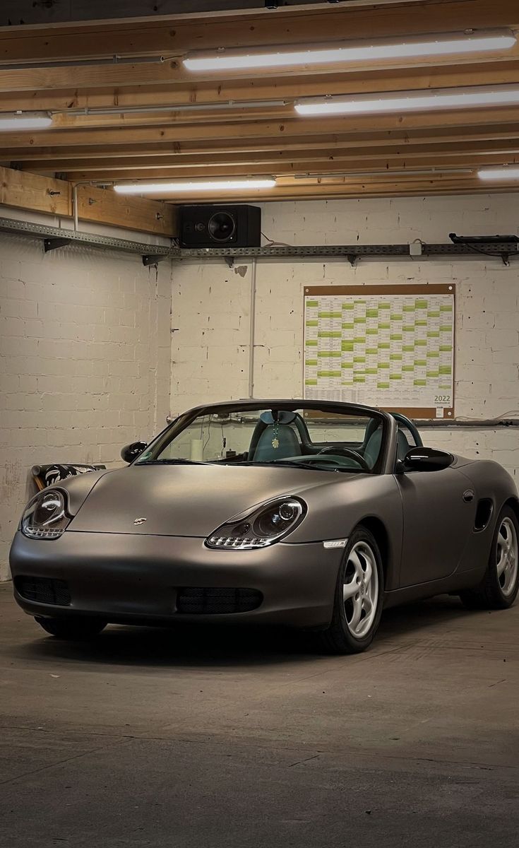 Porsche 986 Boxster von vorne in matt schwarz