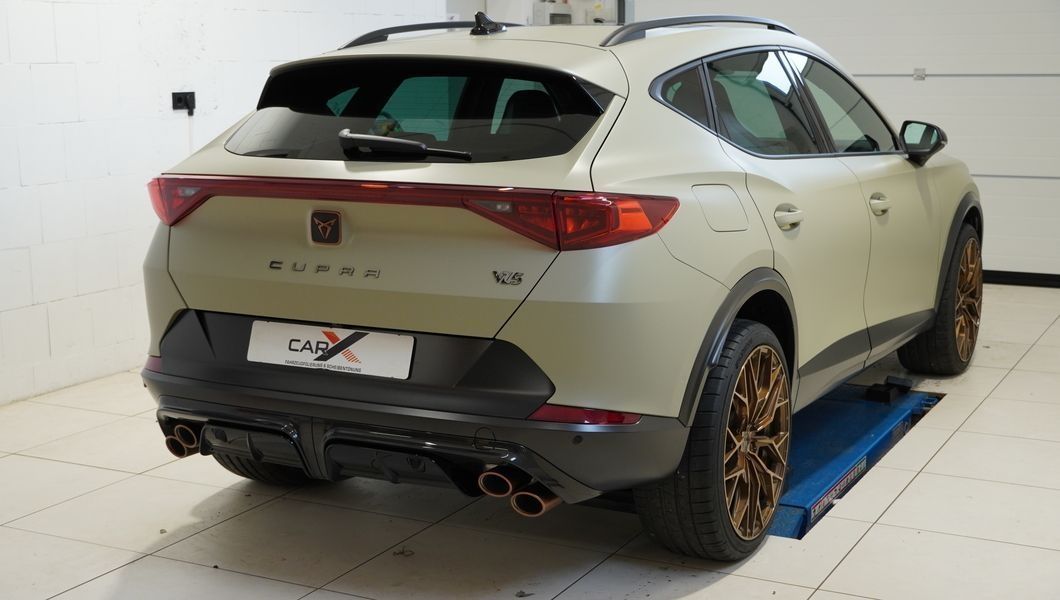 Cupra Formentor Hexis Adventure Green Matt von hinten